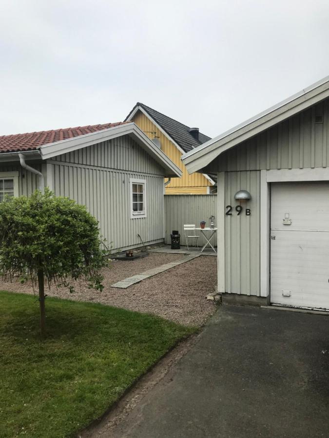 Villa Sus & Dus Yngsjo Bagian luar foto